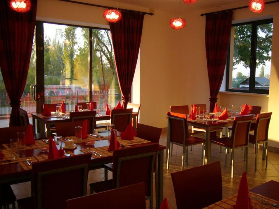 Amir Hotel Karakol Εξωτερικό φωτογραφία