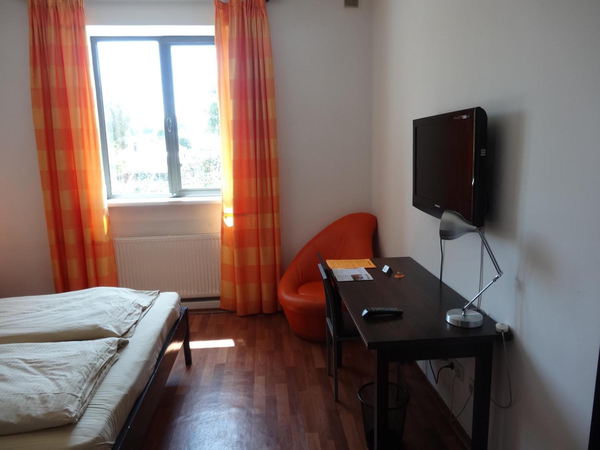 Amir Hotel Karakol Δωμάτιο φωτογραφία