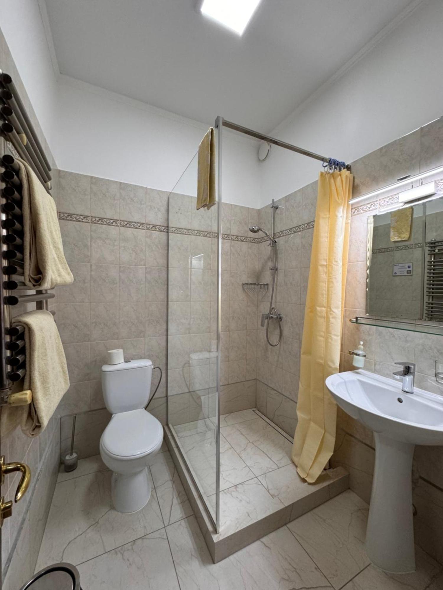 Amir Hotel Karakol Εξωτερικό φωτογραφία