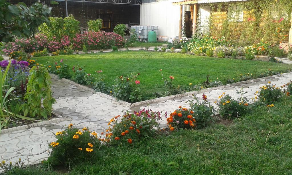 Amir Hotel Karakol Εξωτερικό φωτογραφία
