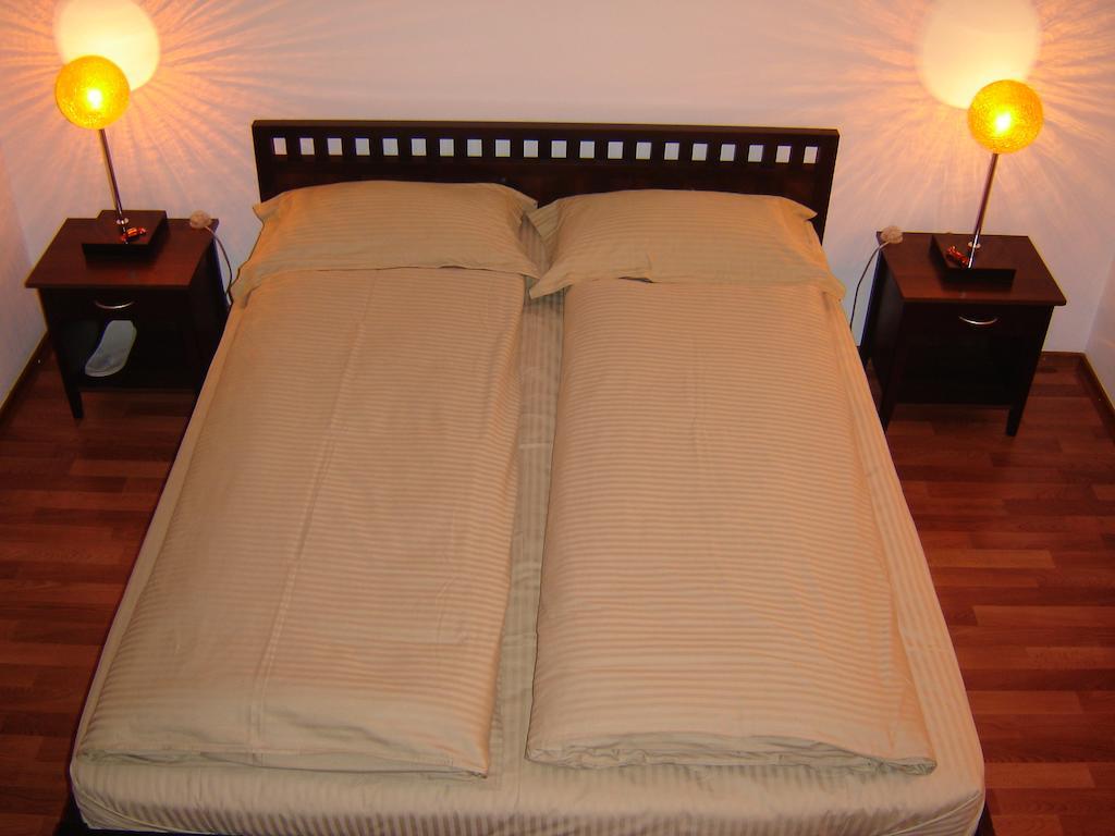 Amir Hotel Karakol Δωμάτιο φωτογραφία