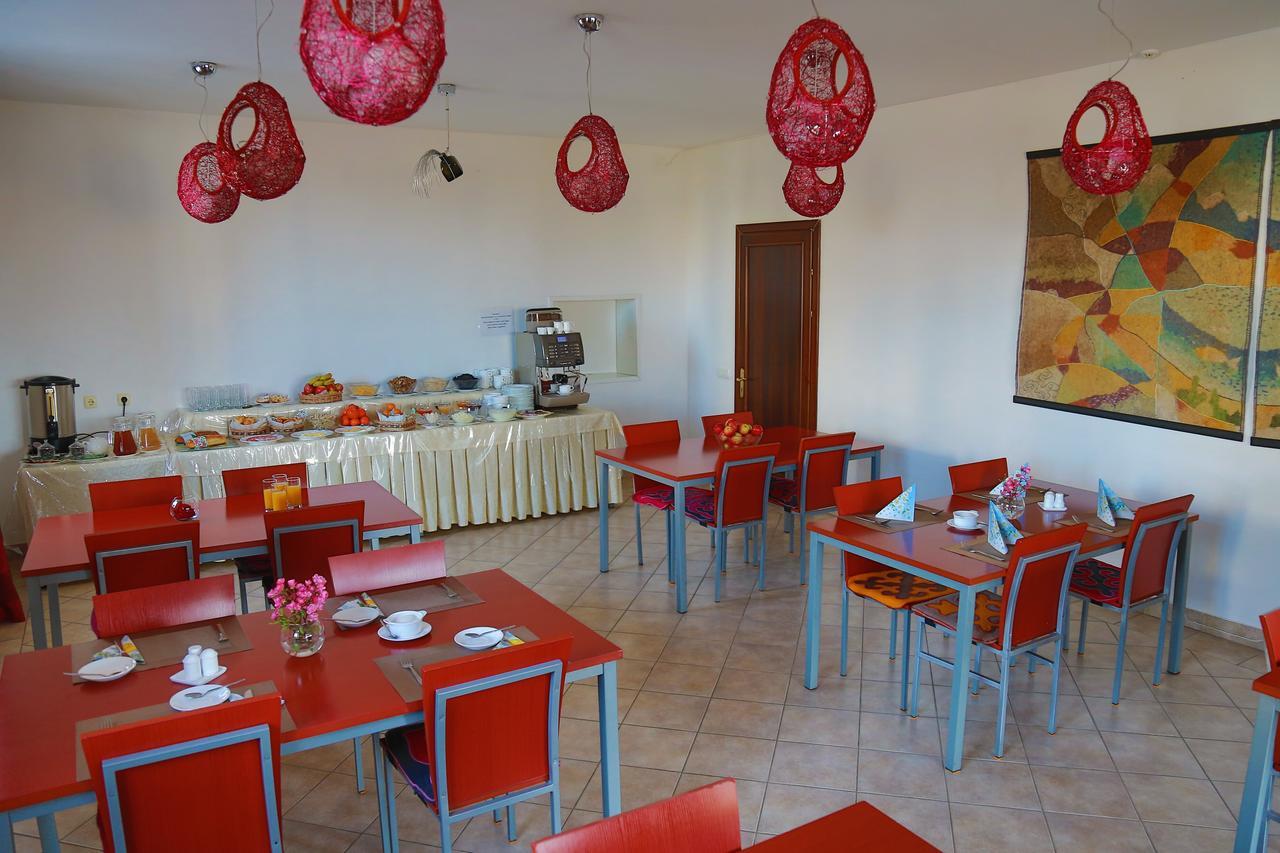 Amir Hotel Karakol Εξωτερικό φωτογραφία
